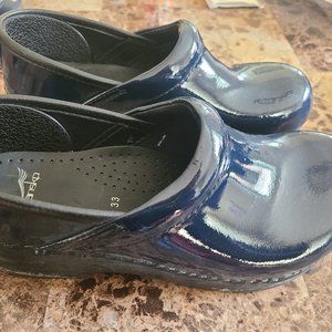 DANSKO  BLUE PATENT LEATHER CLOGS